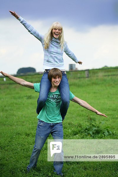Mann sucht frau auf augenhöhe Was bedeutet gleiche Augenhöhe?