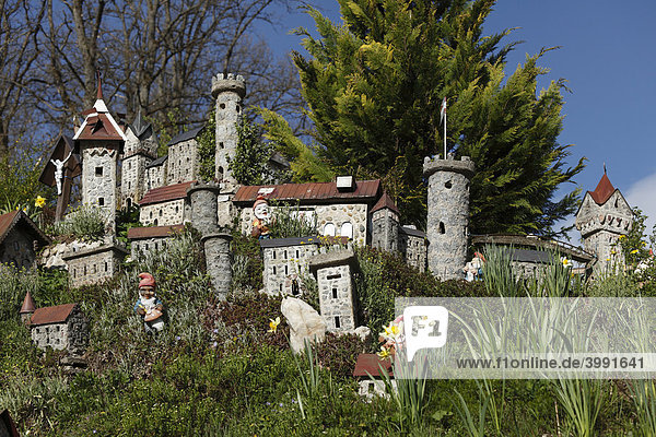 Europa, Mühlviertel, Oberösterreich, Österreich,Gartenzwerge und Modell