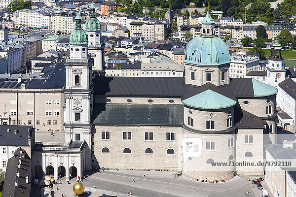 Ausblick Von Festung Hohensalzburg Auf Kapitelplatz Und Salzburger Dom