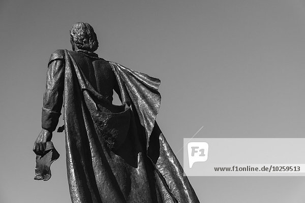 niedrig,durchsichtig,transparent,transparente,transparentes,Himmel,Statue,Ansicht,Flachwinkelansicht,Kolumbusstatue,Winkel,Columbus