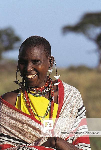 Portrait Masai Frau lächelnd  Kenia