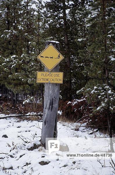 Nahaufnahme-Warnschild Yukon Kanada Nordamerika
