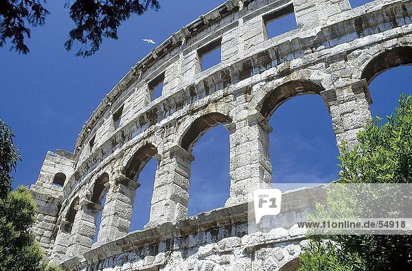 Alte Ruinen des römischen Amphitheaters  Pula  Istrien  Kroatien