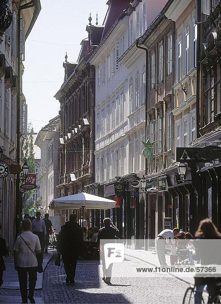 Menschen zu Fuß in Street Ljubljana Slowenien