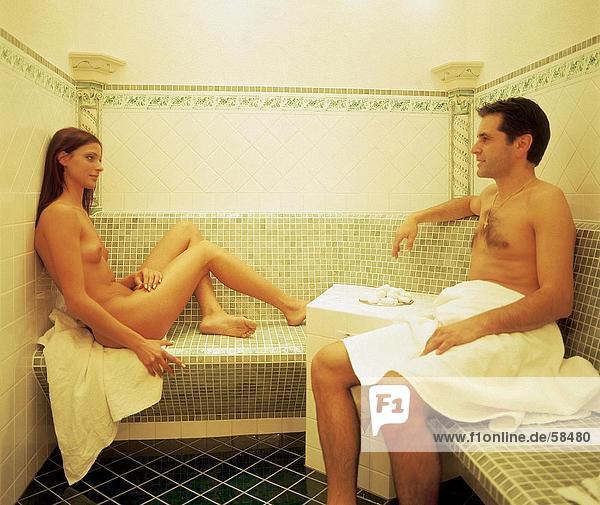 In der sauna nackt Tschechische Amateurinnen