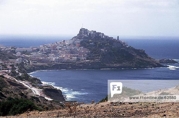 hoch oben Europa Küste Stadt Ansicht Flachwinkelansicht Winkel Italien Sardinien