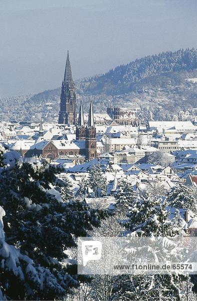bedecken Gebäude Stadt Freiburg im Breisgau Baden-Württemberg Schwarzwald Deutschland Schnee