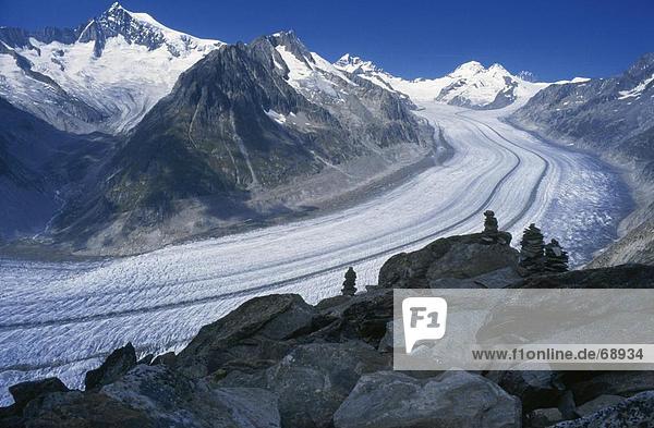 Erhöhte Ansicht einer Gletscher  Grosser Aletschgletschers  Schweiz