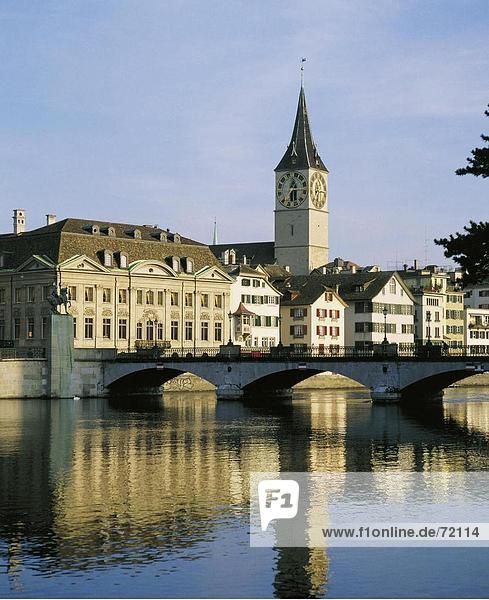 10224859  Limmat  Fluss  Fluss  Limmat Quai  Rathaus Brücke  Schweiz  Europa  Spiegelung  Saint Peter  Stadt  City  Zürich