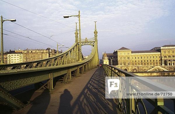 Budapest Hauptstadt Europa Wohnhaus Gebäude Straße Geländer Freiheitsbrücke Ungarn