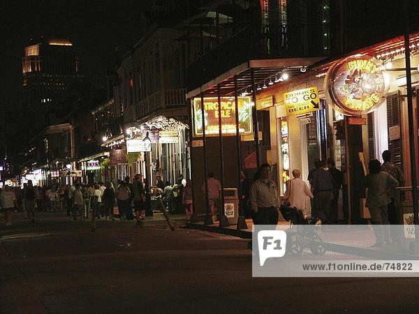 10630638  Bars  Bourbon Street  Vereine  French Quarter  Geschäfte  Geschäfte  Läden  Menschen  Louisiana  Menschen  Nacht  Nachtleben  ein