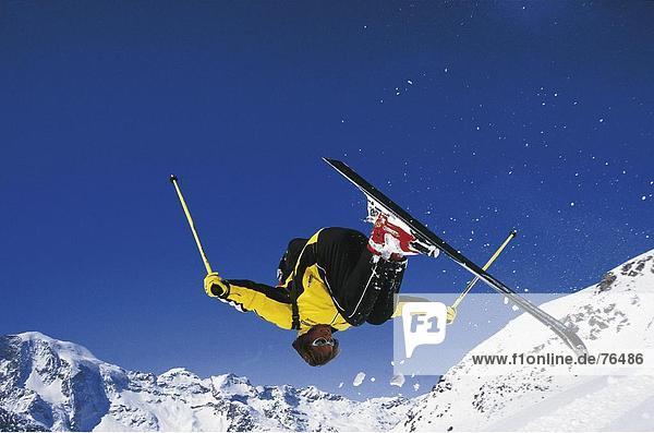 10644422  Aktion  Alpen  Berge  Freeride  Freeriding  Mann  Salto  Ski  Skifahren  Sport  Sprung  Winter  Wintersport  spo