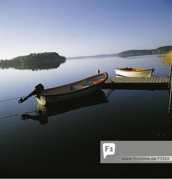 10648367  Boote  Körper von Wasser  Holzsteg  Landschaft  Natur  Schweden  Europa  See  Wasser  Küste  Meer  Fußgängerbrücke