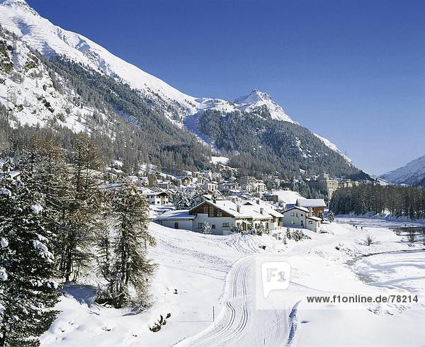 Europa Berg Dorf Alpen Kanton Graubünden Skilanglauf Schweiz