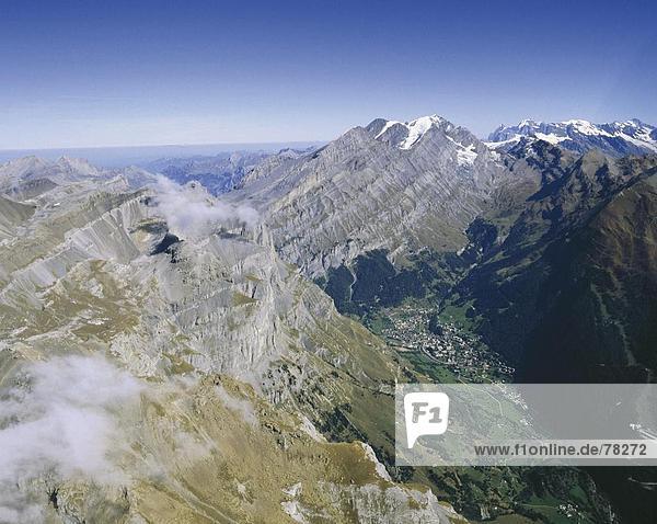 Landschaftlich schön landschaftlich reizvoll Europa Berg Dorf Alpen Draufsicht Schweiz Kanton Wallis