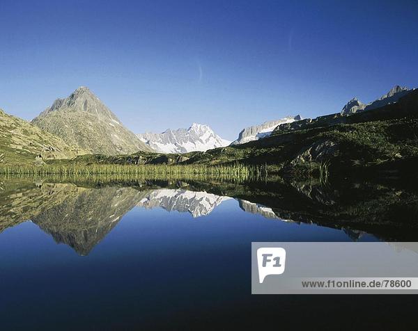 Landschaftlich schön landschaftlich reizvoll Berg Europäische Union EU Feld Alpen Berner Oberland Kanton Bern Schweiz
