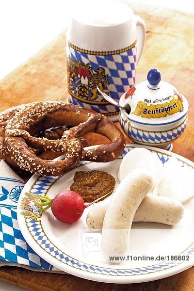 Typisch bayerischer Weisswurst  mit Bier