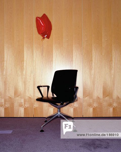 Ballon und Bürostuhl