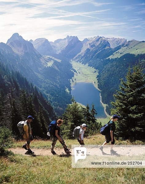 10643642  Appenzell  Mountainbike  Wandern  Eltern  Familie  Alpstein  Gebirge  Berg gehen  Kinder  Santisersee  Switze