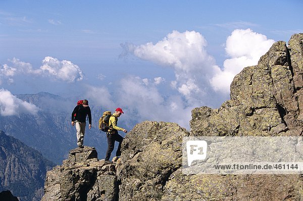 Zwei Bergsteiger auf Korsika.