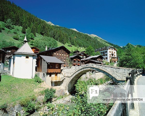 Berg Brücke Dorf Alpen Kapelle Bergdorf Kanton Wallis
