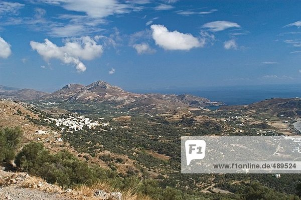 Erhöhte Ansicht von Dorf im Tal Plakias Kreta Griechenland