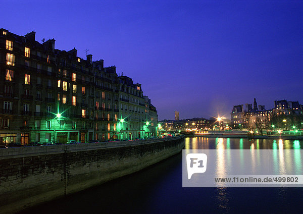 Frankreich  Paris  Seine bei Nacht