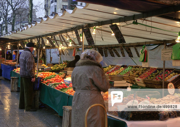 Frankreich  Paris  Straßenmarkt