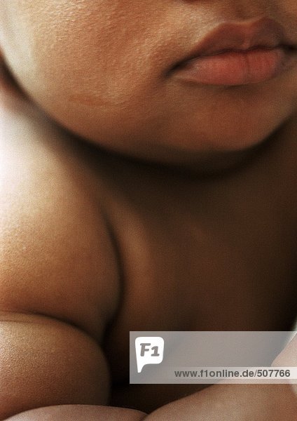 Gesicht und Brust des Babys  Nahaufnahme