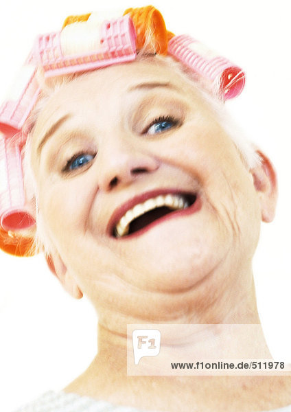 Ältere Frau lächelnd  Portrait  Nahaufnahme