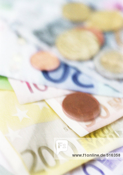 Euro-Banknoten und -Münzen  Nahaufnahme