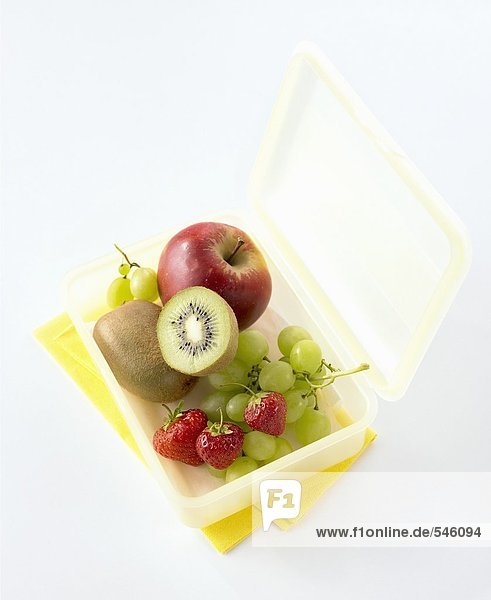 Lunchbox mit frischem Obst