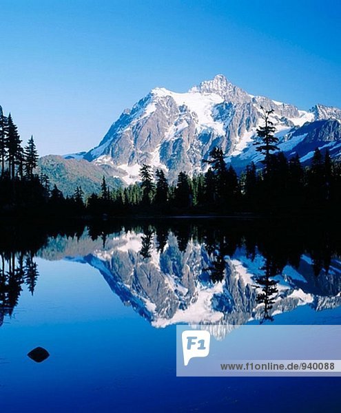 Mount Shuksan und Bild See  Mount Baker-Snoqualmie NationalForest  Washington  USA