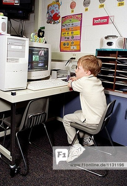 1st Grade Boy am computer