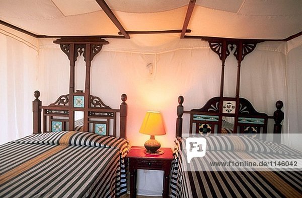 Kijani House  mit Swahili Möbeln dekoriert charmante Hotel im Shela. Lamu Insel. Kenia.