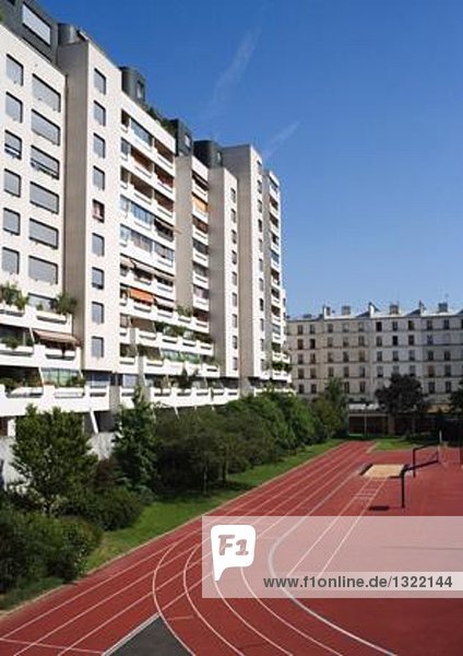 Appartementkomplex und Laufstrecke