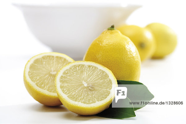 Zitronen vor der Schale