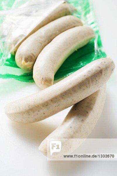 Weisse Bratwürste mit Verpackung