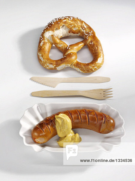 Rote Bratwurst mit Senf & Breze