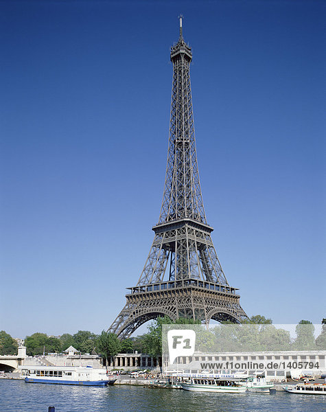 Reisen. Frankreich. Paris. Eiffelturm. Seine entfernt.
