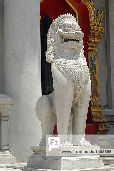 Lion Statue in buddhistischen Tempel  Wat Benchamabophit  Bangkok  Thailand