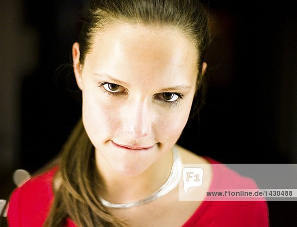 Gesichtsportrait einer jungen Frau