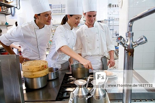 Kochen Eier. Luis Irizar Kochschule. Donostia