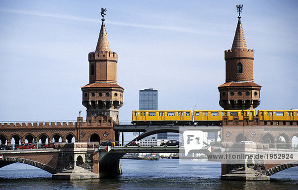 Germany Berlin Oberbaum bridge