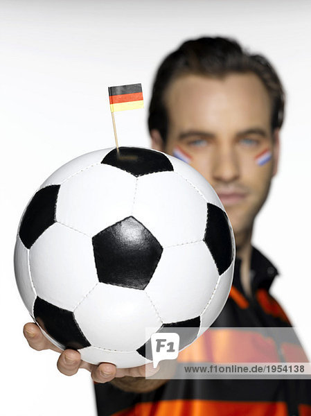 Männlicher Fußballfan aus den Niederlanden
