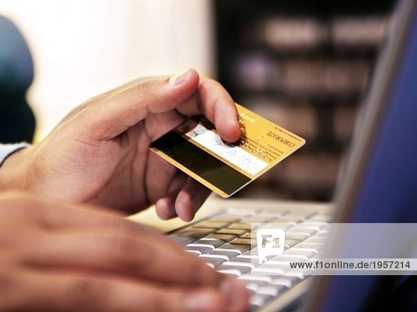 Zahlung mit Kreditkarte im Internet