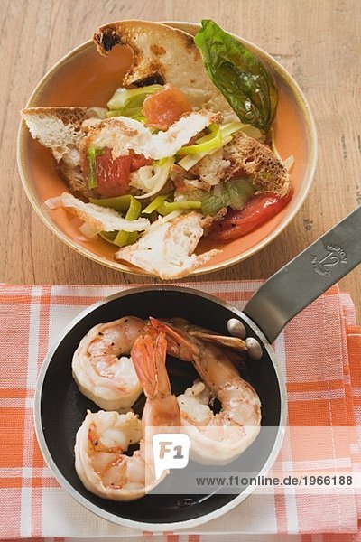 Gebratene Scampi mit Salat