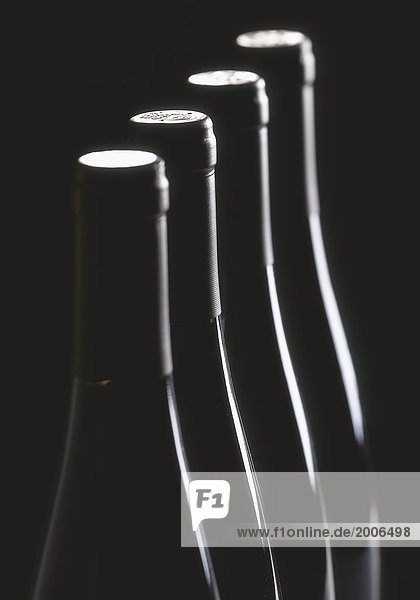 Weinflaschen  dunkel  Detail