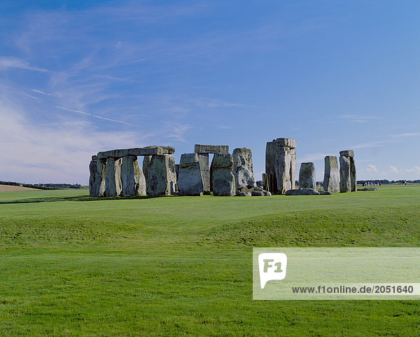 10377247  Großbritannien  England  Europa  Stonehenge  Ansicht  Dämmerung  Dämmerung  cirruswolken  Megalith  Stein  Kreis