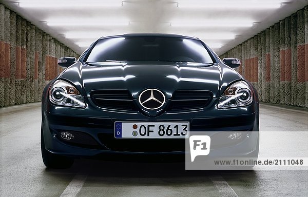 Auto geparkt auf Parkplatz